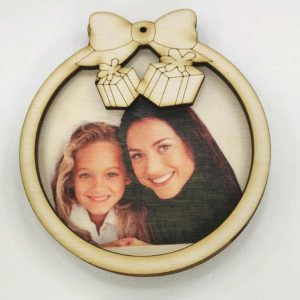 Ξύλινο στρογγυλό (φιόγκος) και εκτυπωμένη πλάτη φωτογραφία (της αρεσκείας σας)  10 εκ.