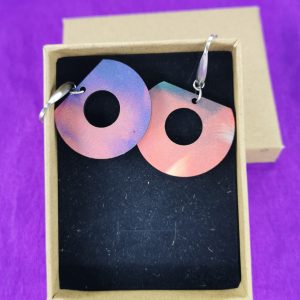 Ξύλινο χειροποίητο σκουλαρίκι με εκτύπωση με ατσάλι