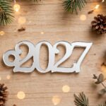 Διακοσμητικό στοιχείο για γούρια 2027 από ασημί plexiglass καθρέφτη